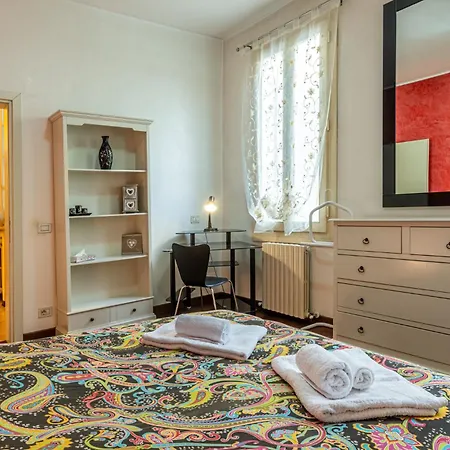 Melly House In The Center, Air-con, Wifi, Large